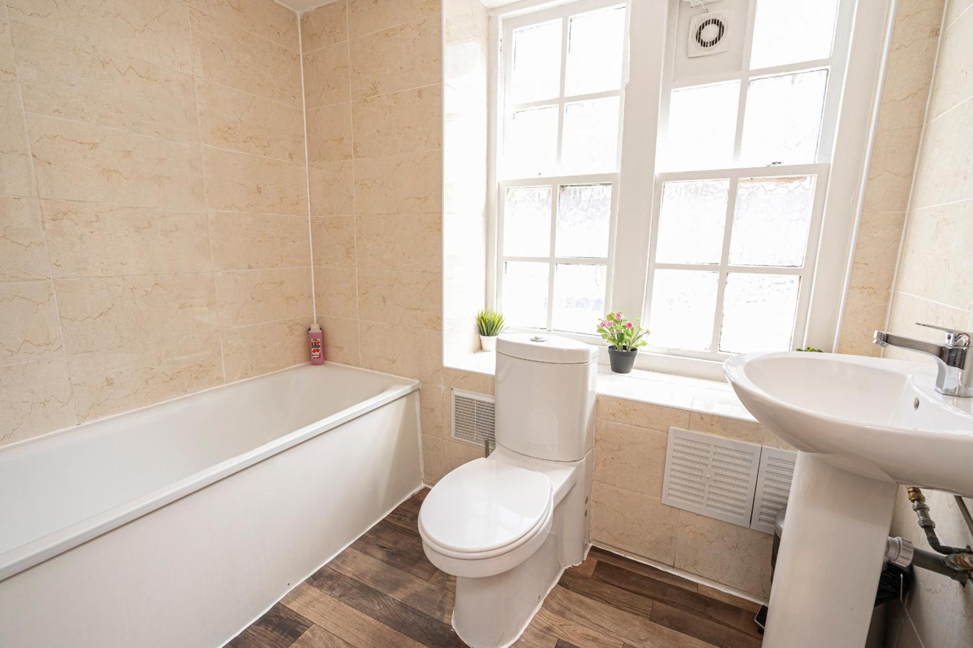 Nice 3 Bedrooms Apartment Near Hyde Park & Oxford St 런던 객실 사진